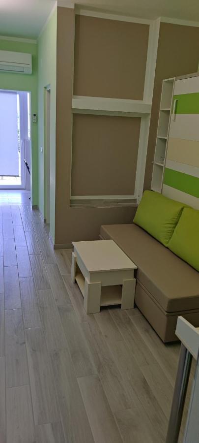 Cinema House Single & Double Rooms & Studio Apartments Pula Bagian luar foto