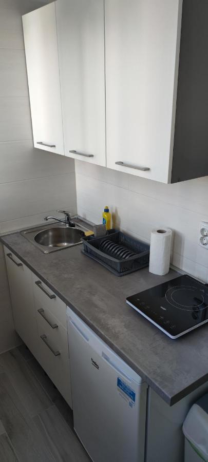 Cinema House Single & Double Rooms & Studio Apartments Pula Bagian luar foto