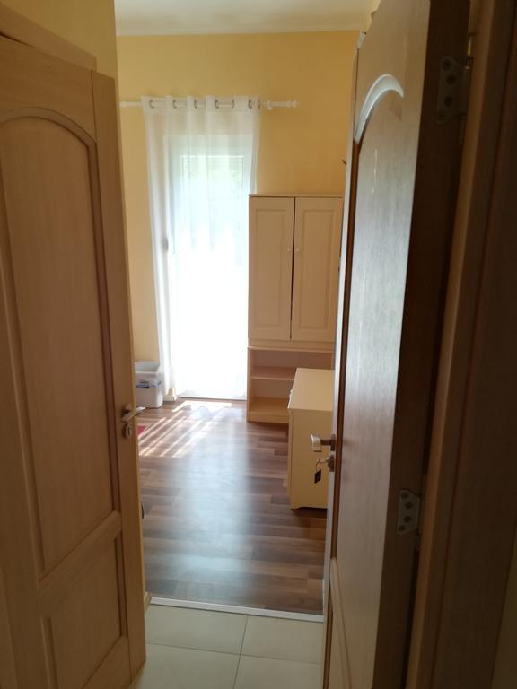 Cinema House Single & Double Rooms & Studio Apartments Pula Bagian luar foto