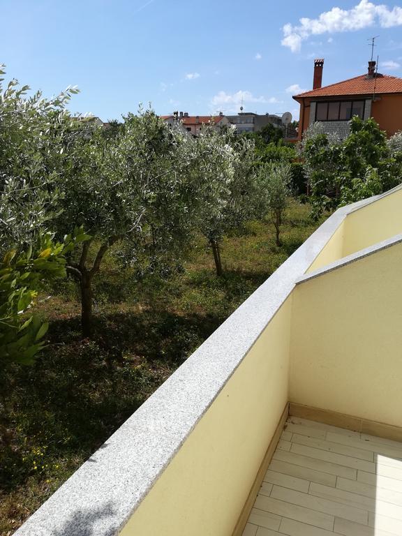 Cinema House Single & Double Rooms & Studio Apartments Pula Bagian luar foto