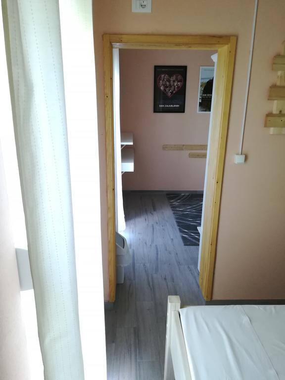 Cinema House Single & Double Rooms & Studio Apartments Pula Bagian luar foto