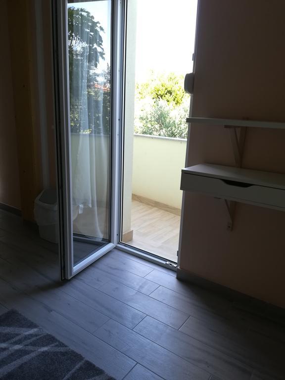 Cinema House Single & Double Rooms & Studio Apartments Pula Bagian luar foto
